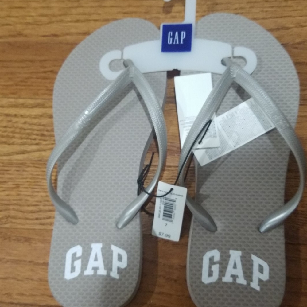Gap Flip Flops